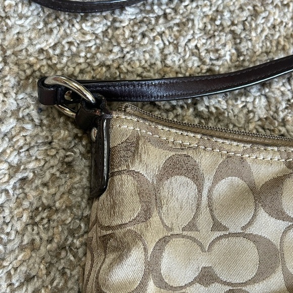 Coach Canvas Monogram Travel Preppy Tan Brown Zip Up Minimalist Y2K Baguette - Picture 9 of 12